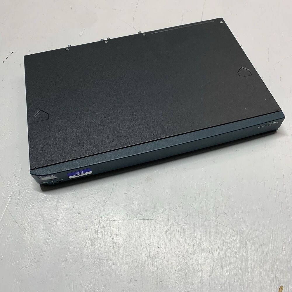 CISCO 2620 10/100 Ethernet Modular Access Managed Router